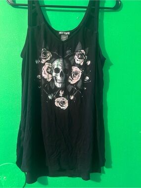 Hot Topic Black Skull and Rose Graphic Tank size XL